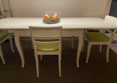 Adventskalender 2025 – Türchen 23: Grossmutters Tisch in meiner Küche