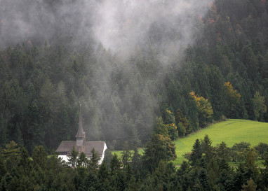 Die Würzbrunnen-Kirche ist wegen Gotthelf-Filmen bekannt, fasziniert aber auch spirituell Suchende
